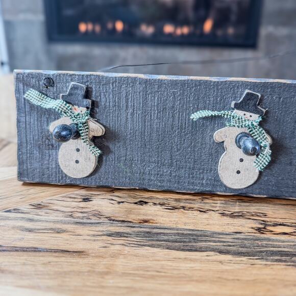 Primitive Ohio Wholesalers Wooden Snowman Wall Decor w/ Pegs for Hanging-18”W - Picture 3 of 7